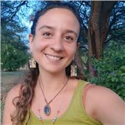 Especialista en Educación, titulada en Inglaterra, viajera, más de 15 años enseñando inglés y castellano, online y presencial.